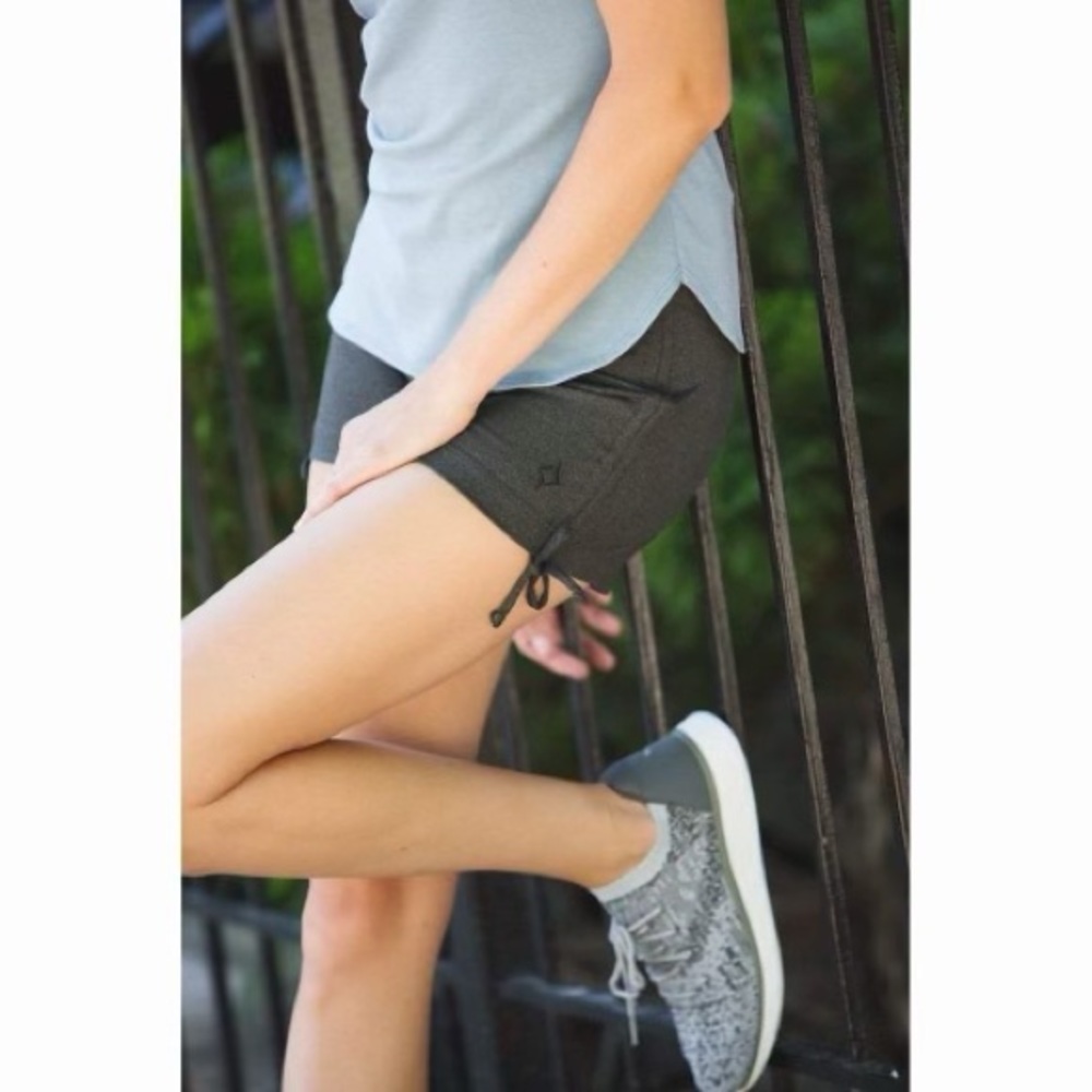 Stonewear Designs Dark Gray Speckled Hot Yoga Shorts XS NWT Side Ties Ruching